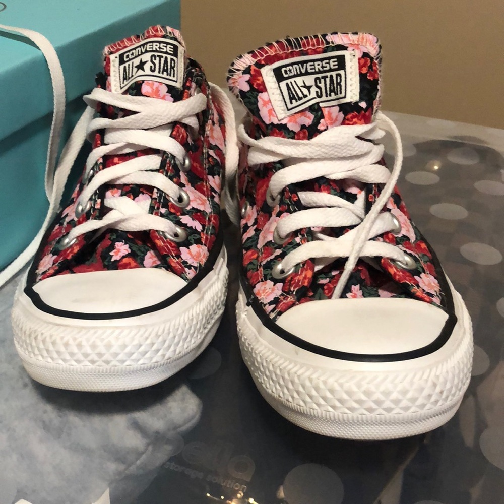 Super cute converse